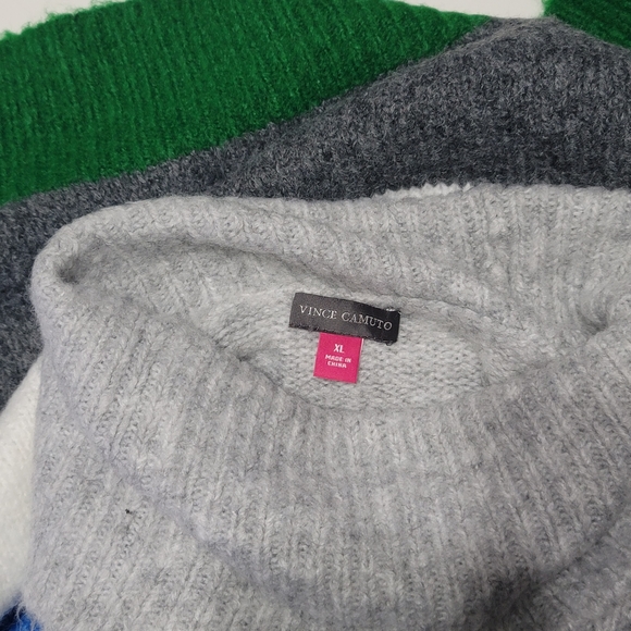 Vince Camuto Gray Colorblock Turtleneck Swe - Picture 3 of 4